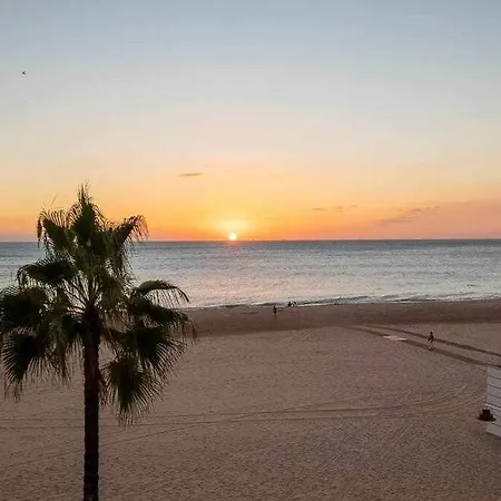 Preciado Con Vistas Frontales Al Mar Lejlighed